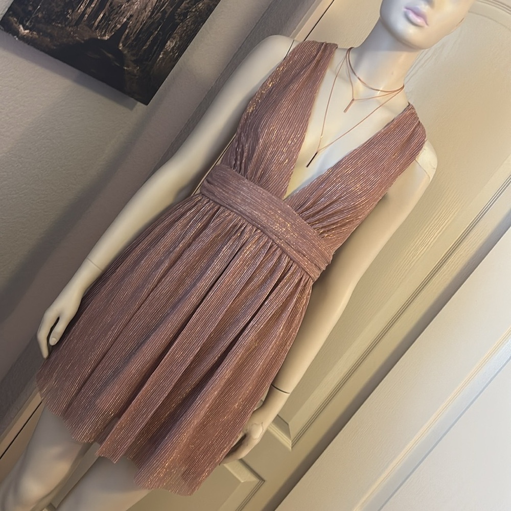 NWOT LuLu’s Metallic Rosegold Dress - Picture 16 of 16
